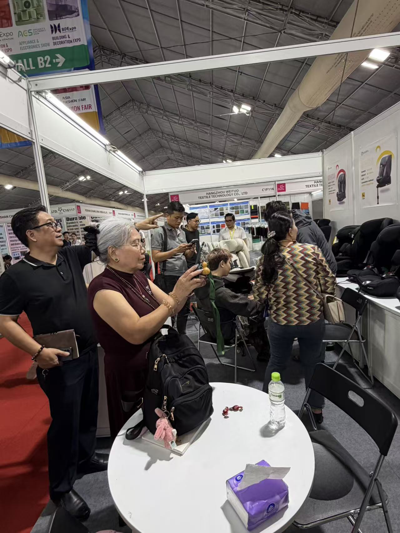 Tembusi pasaran Vietnam secara mendalam dan rebut peluang industri - Pameran BEWELL Vietnam berjaya dimuktamadkan, membuka kunci lautan biru baharu untuk kerusi keselamatan kereta kanak-kanak di Vietnam